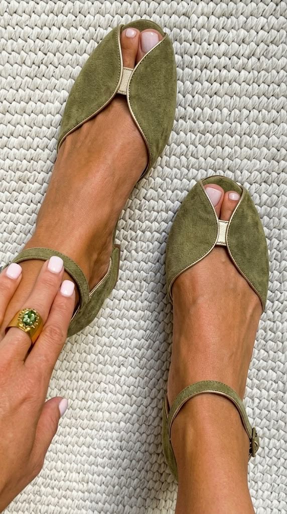 GIULIA & ANTONIO MILANO | OLIVIA SANDALI VERDE SALVIA ELEGANTE